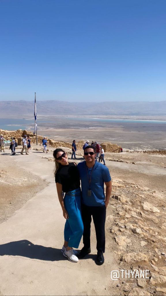 Wesley Safadão e Thyane Dantas tiraram férias e embarcaram para Israel na noite de segunda-feira (2). Nas redes sociais, o casal tem compartilhado fotos da viagem; veja na galeria a seguir